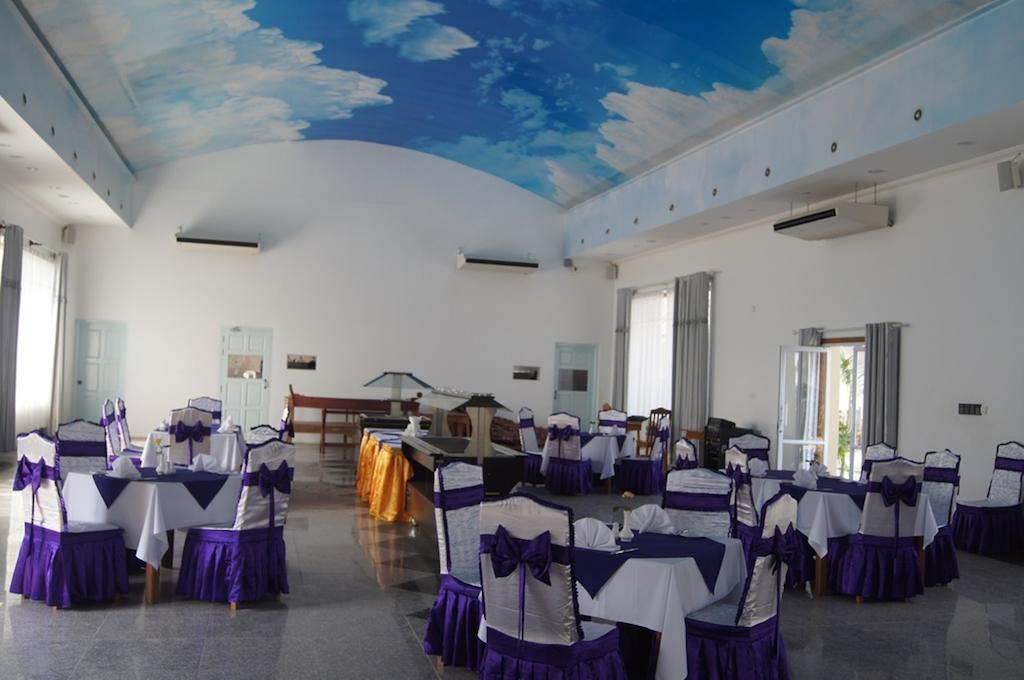 Triumph Hotel Mandalay Buitenkant foto