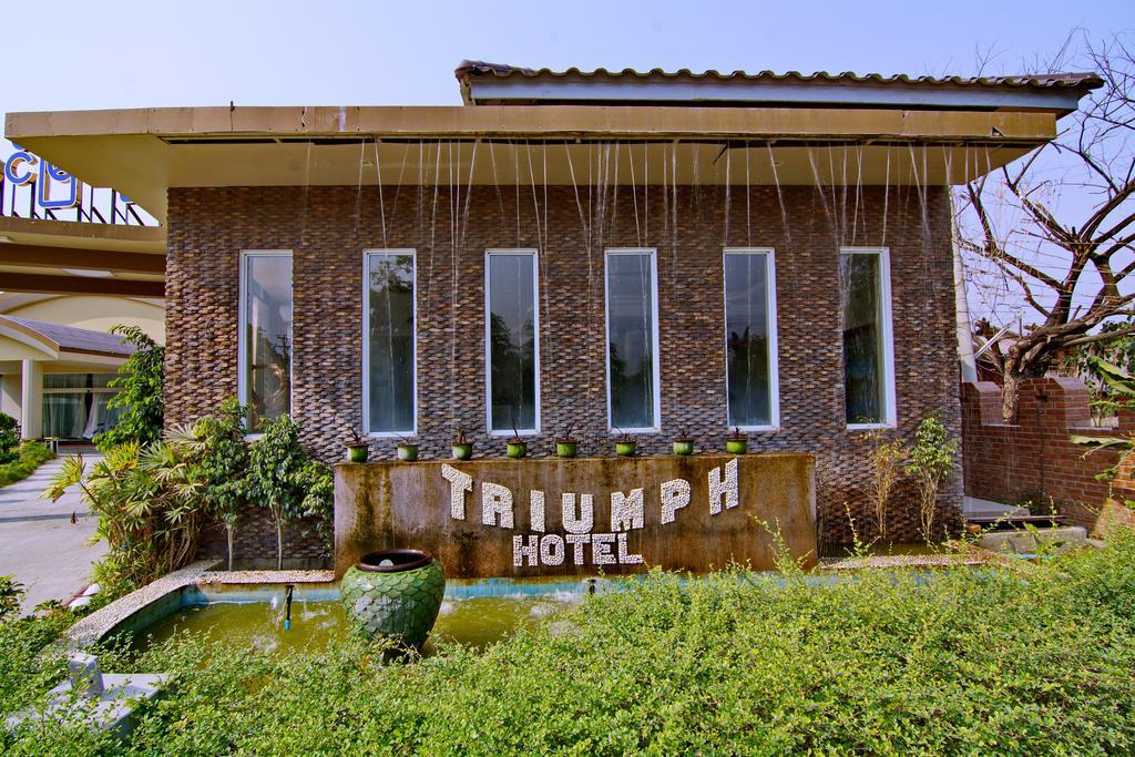 Triumph Hotel Mandalay Buitenkant foto