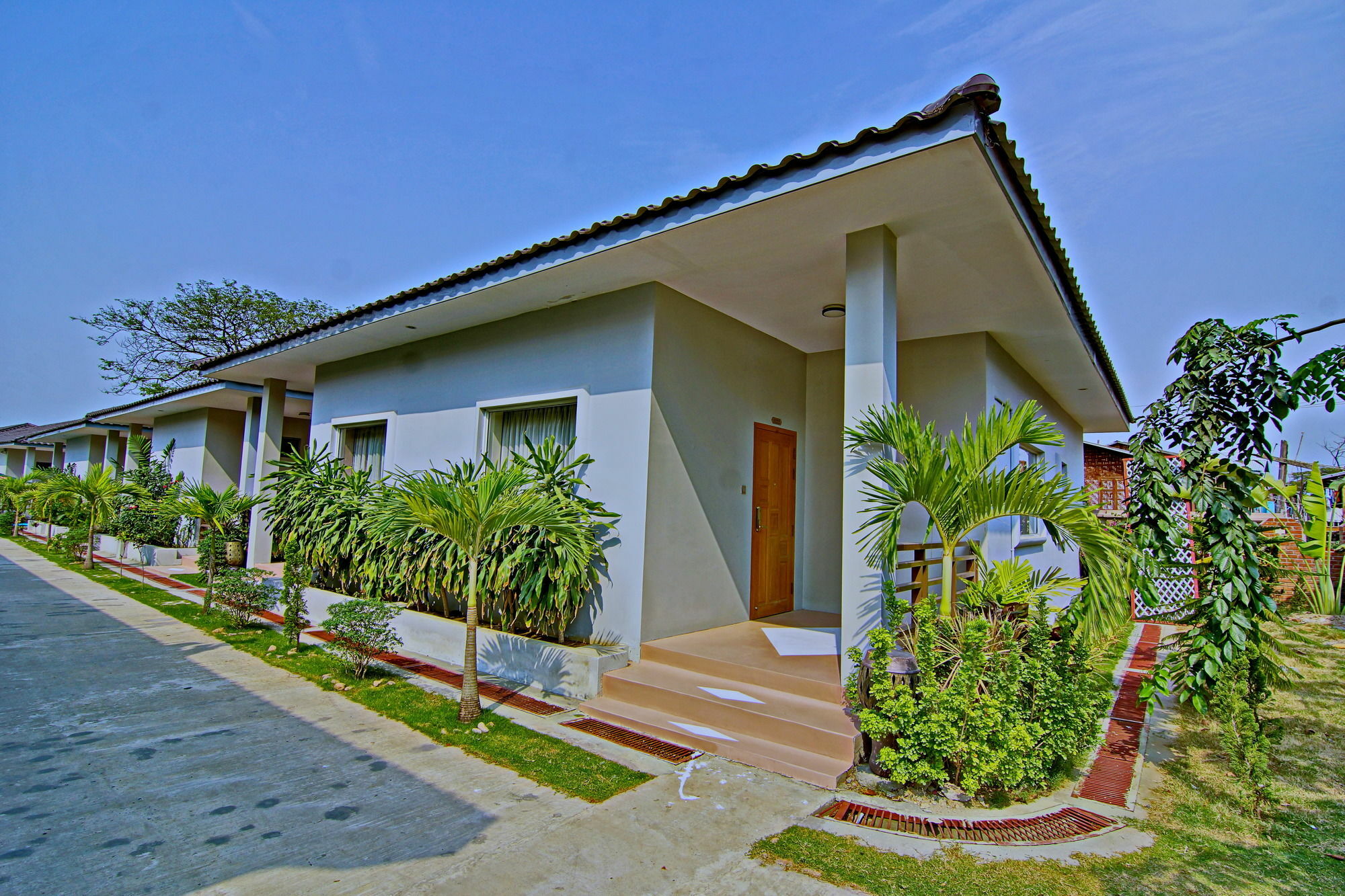 Triumph Hotel Mandalay Buitenkant foto