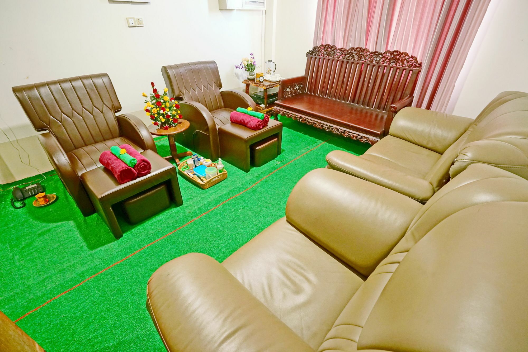 Triumph Hotel Mandalay Buitenkant foto