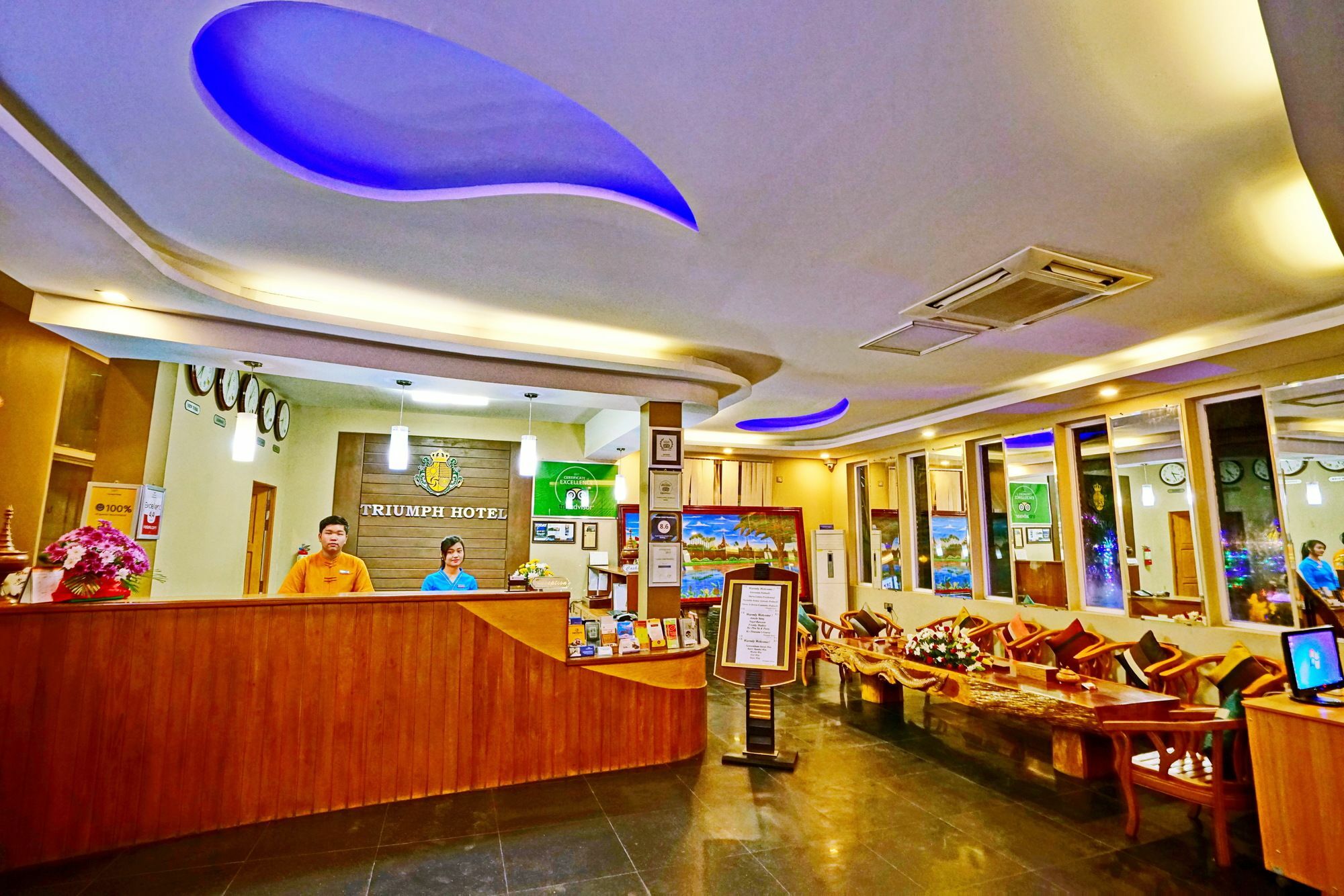 Triumph Hotel Mandalay Buitenkant foto