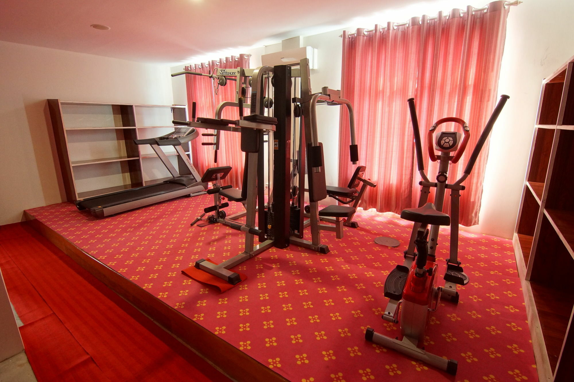 Triumph Hotel Mandalay Buitenkant foto