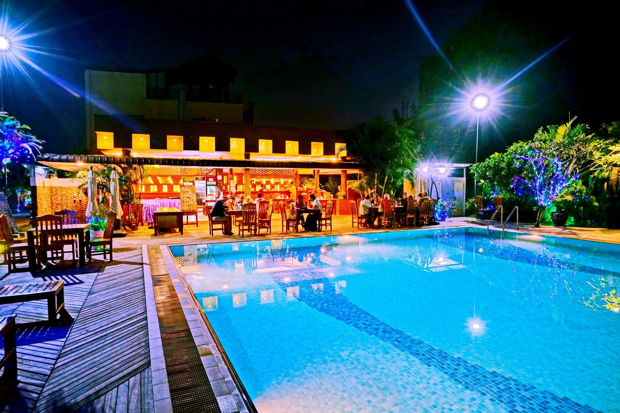 Triumph Hotel Mandalay Buitenkant foto