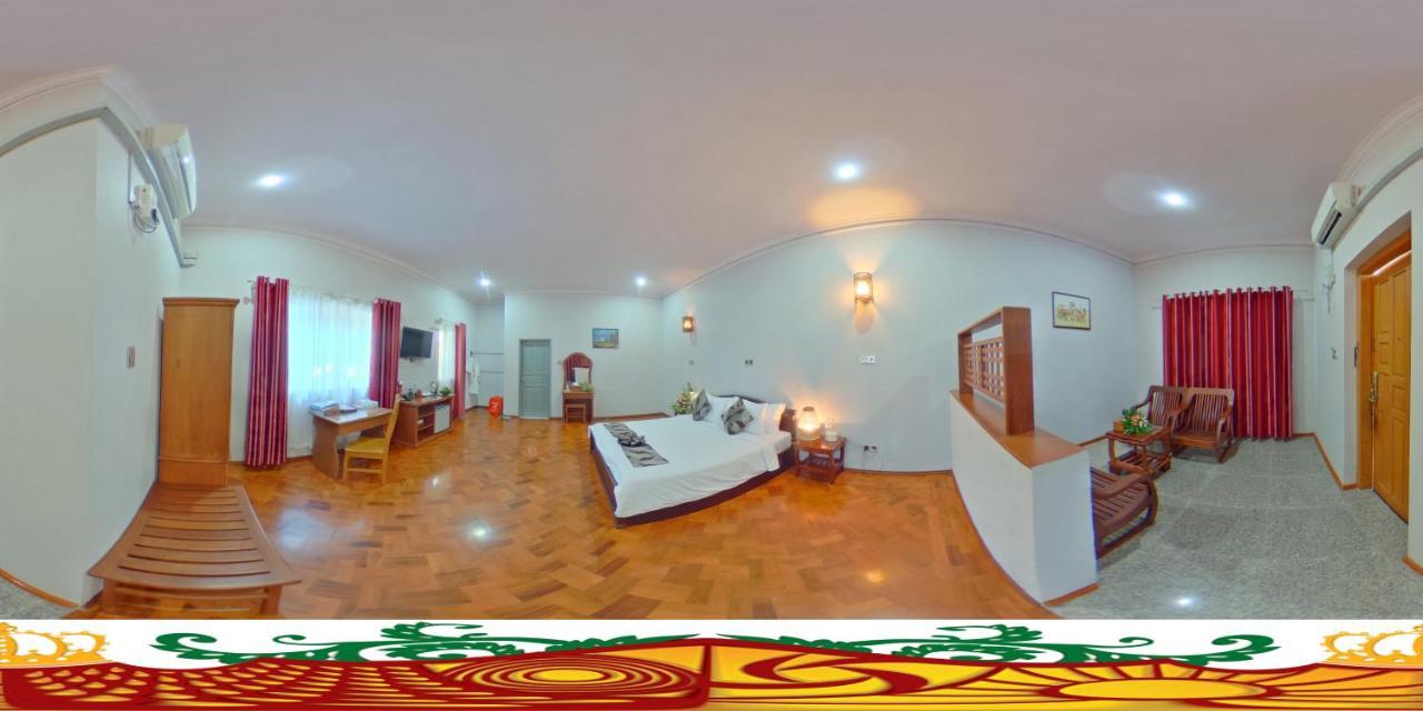 Triumph Hotel Mandalay Buitenkant foto